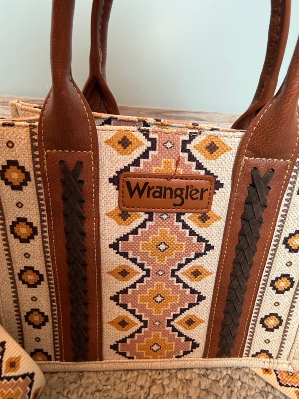 Wrangler Cream & Tan Embroidered Crossbody Tote with Patterned Strap - Picture 3 of 8